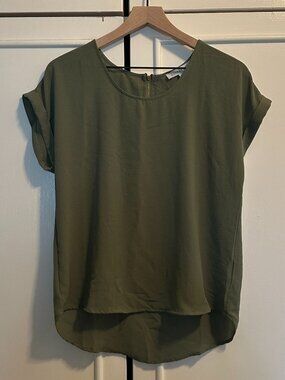 NWT Olive & Oak Blouse